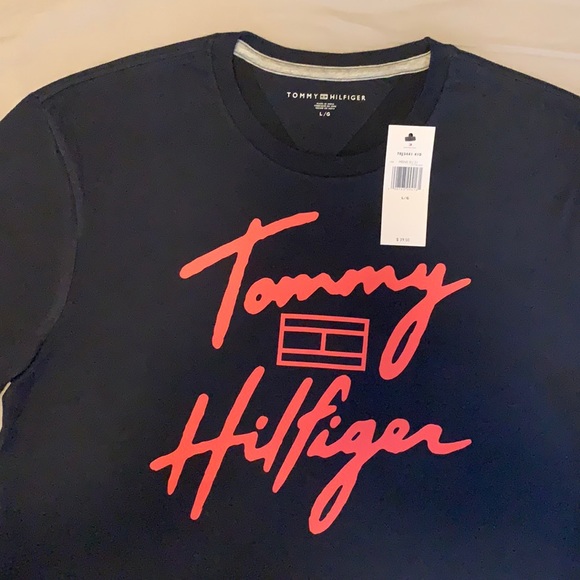 Tommy Hilfiger / Black With Red Logo T-Shirt - Picture 2 of 5